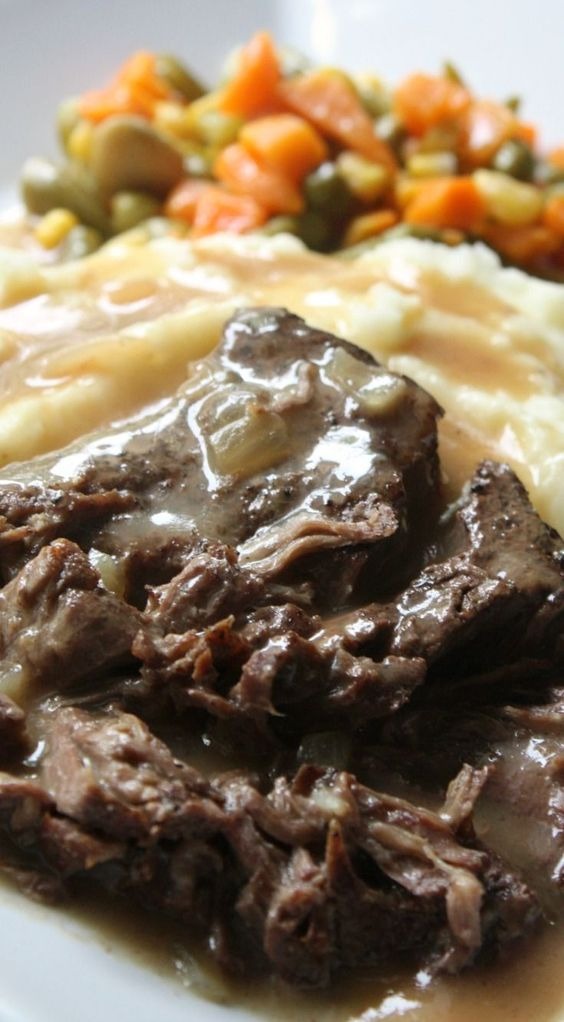 Slow Cooker Sirloin Steak and Gravy